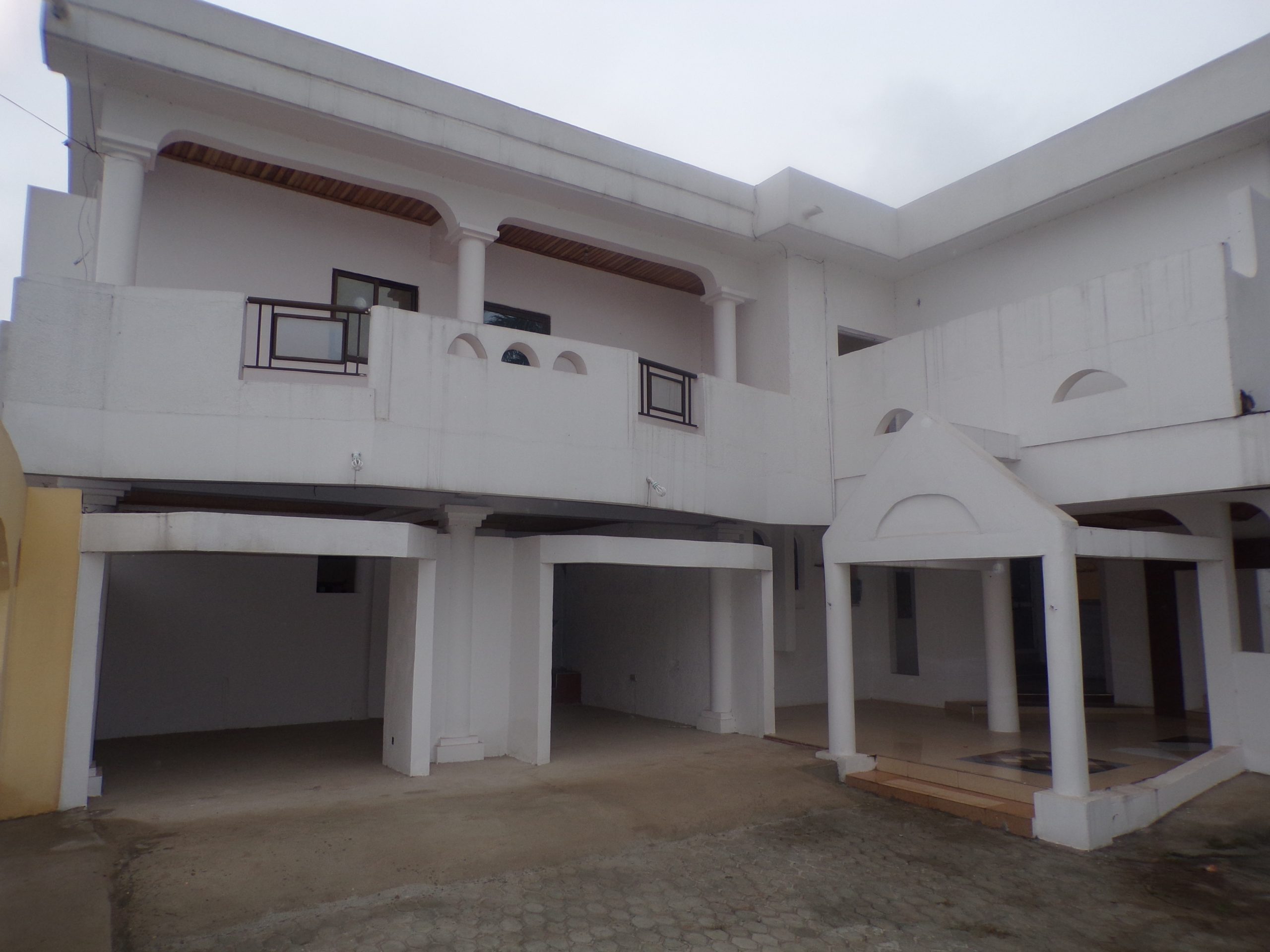 7 BEDROOM HOUSE FOR RENT AT ACHIMOTA
