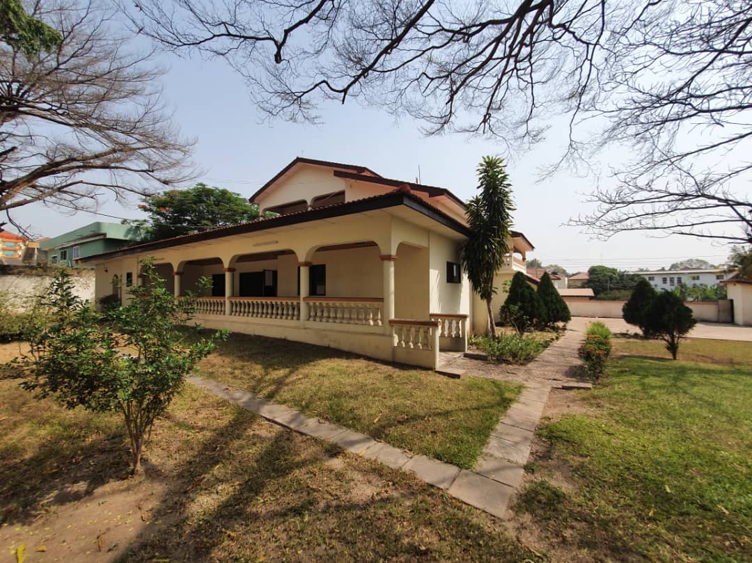 6 BEDROOM HOUSE FOR SALE AT EAST LEGON