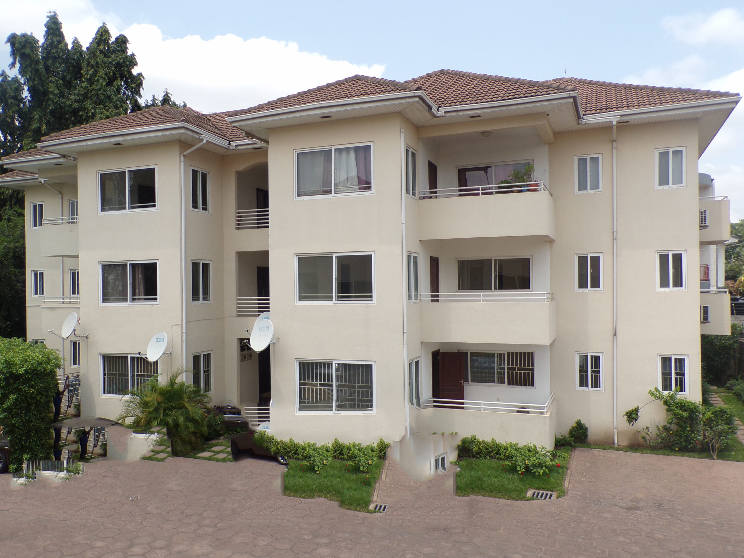 3 bedroom unfurnished apartment for rent in East Legon