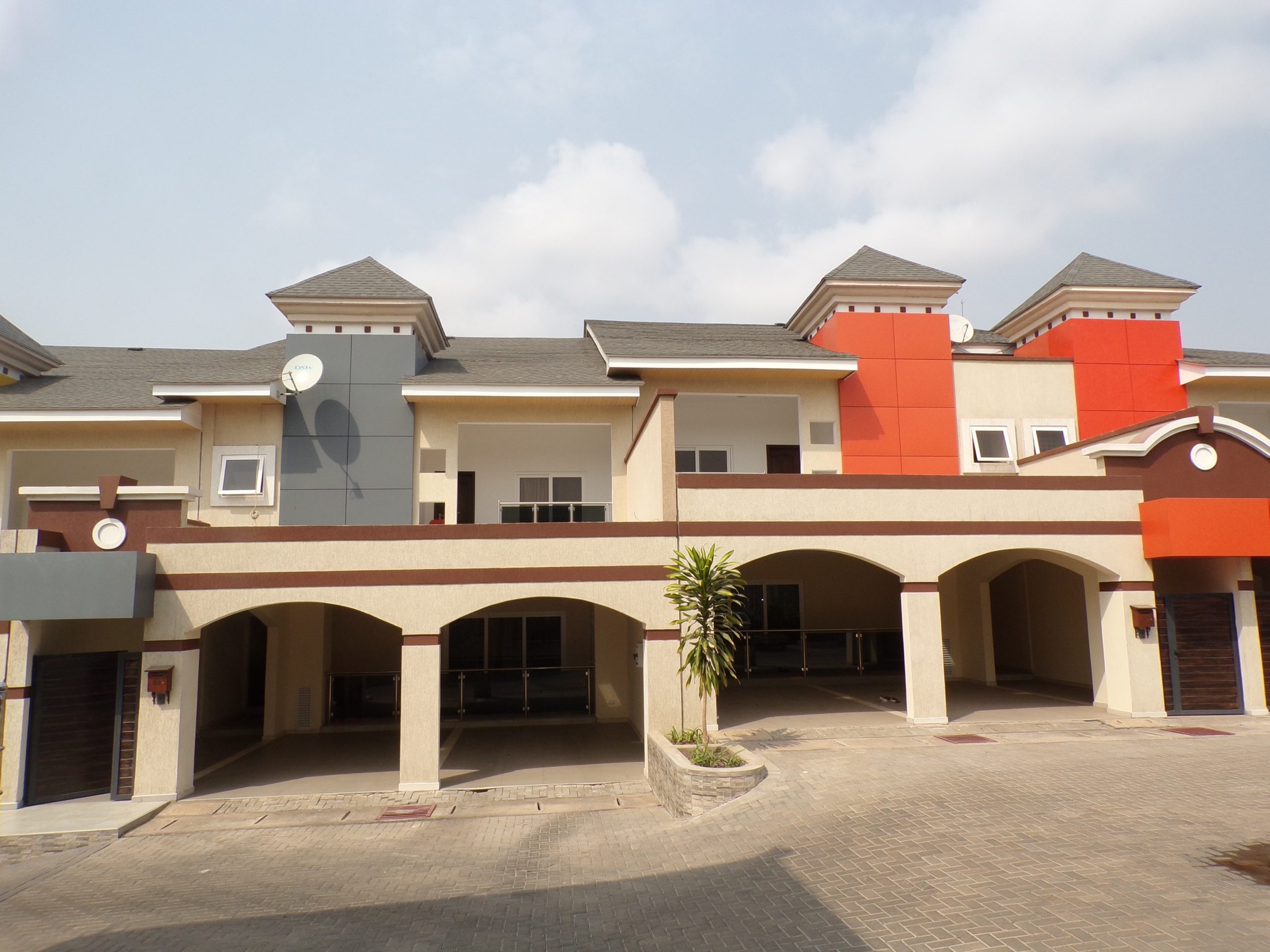 3 BEDROOM TOWNHOUSE FOR RENT AT EAST LEGON