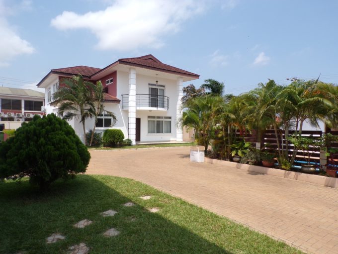 3 bedroom unfurnished townhouse for rent in East Legon