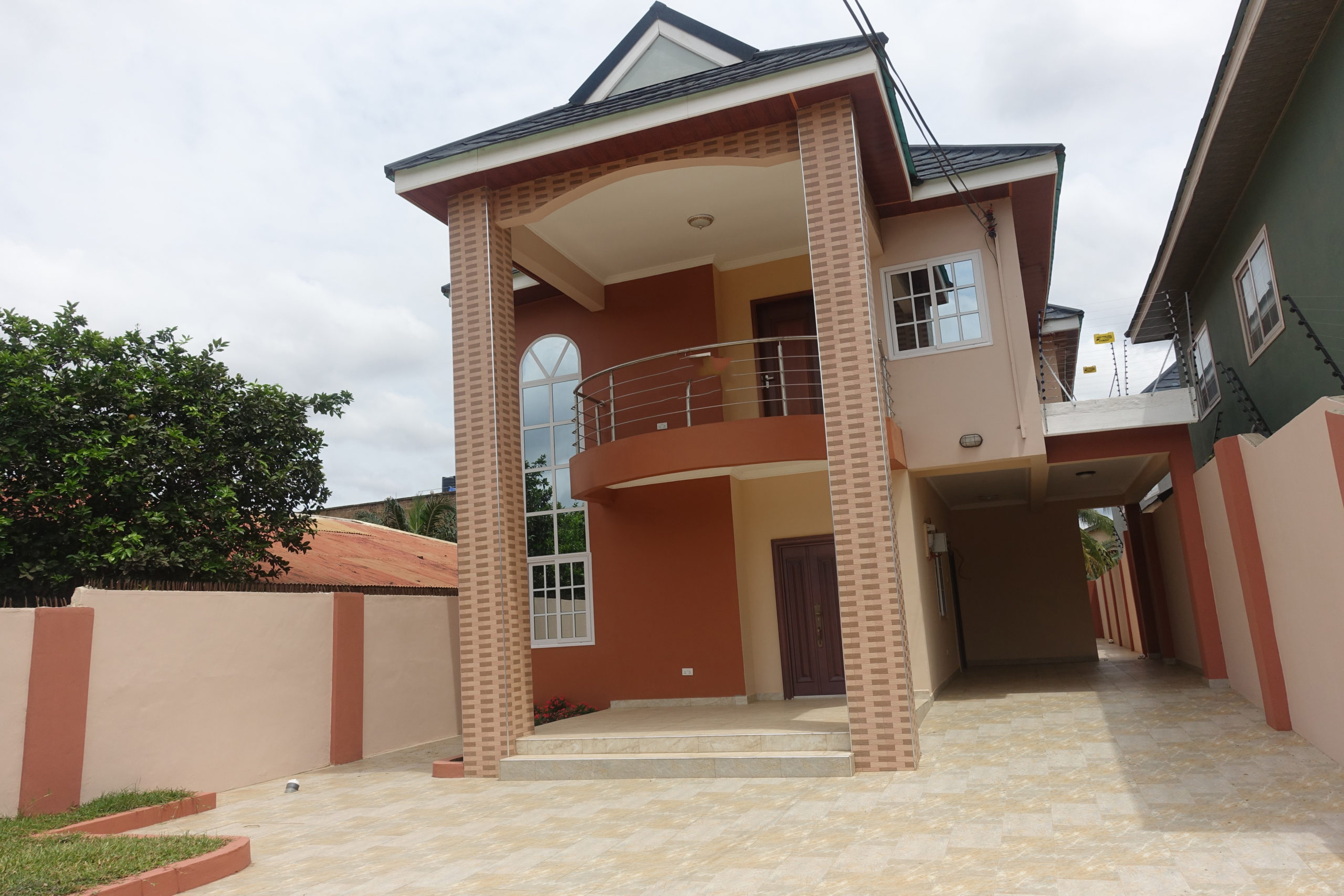 4 BEDROOM HOUSE FOR SALE IN WEST LEGON
