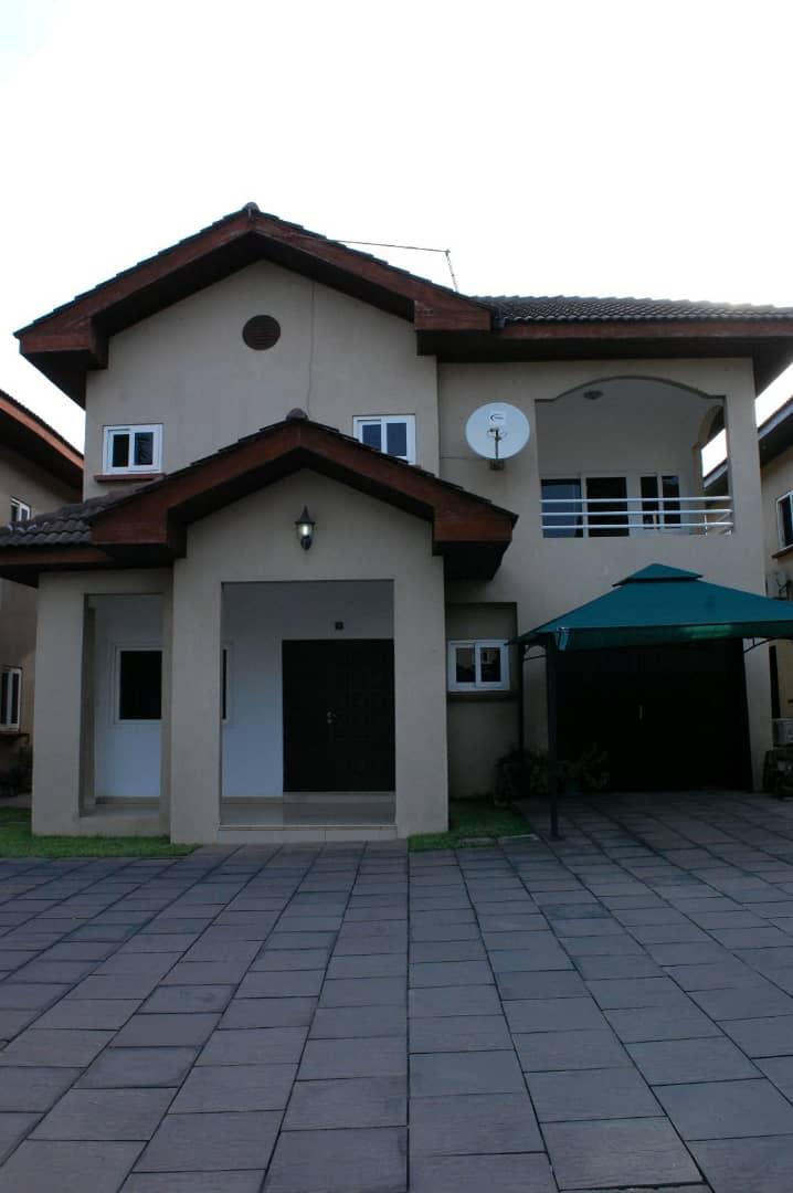 3 BEDROOM HOUSE FOR SALE AT AIRPORT RESIDENTIAL AREA