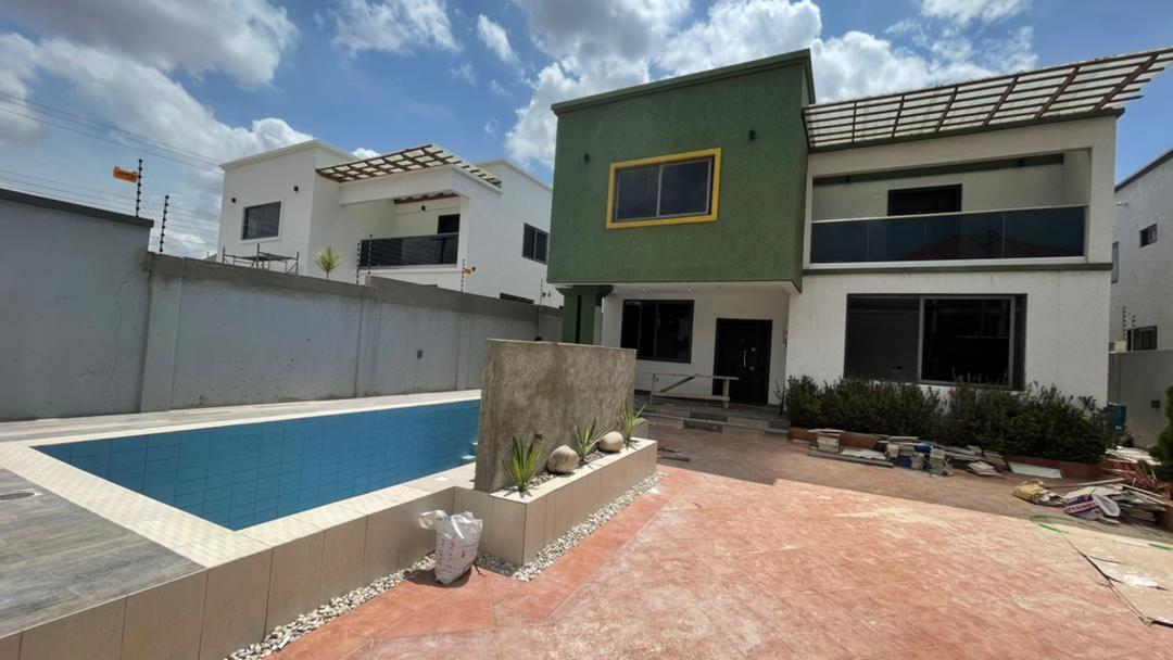 4 BEDROOM HOUSE FOR SALE AT WEST TRASACCO