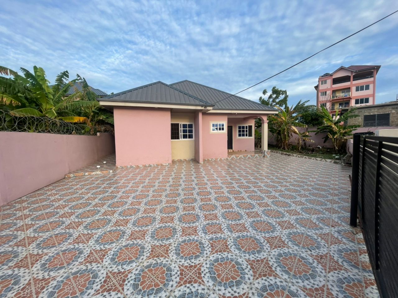 3 BEDROOM HOUSE FOR SALE AT MADINA ESTATE