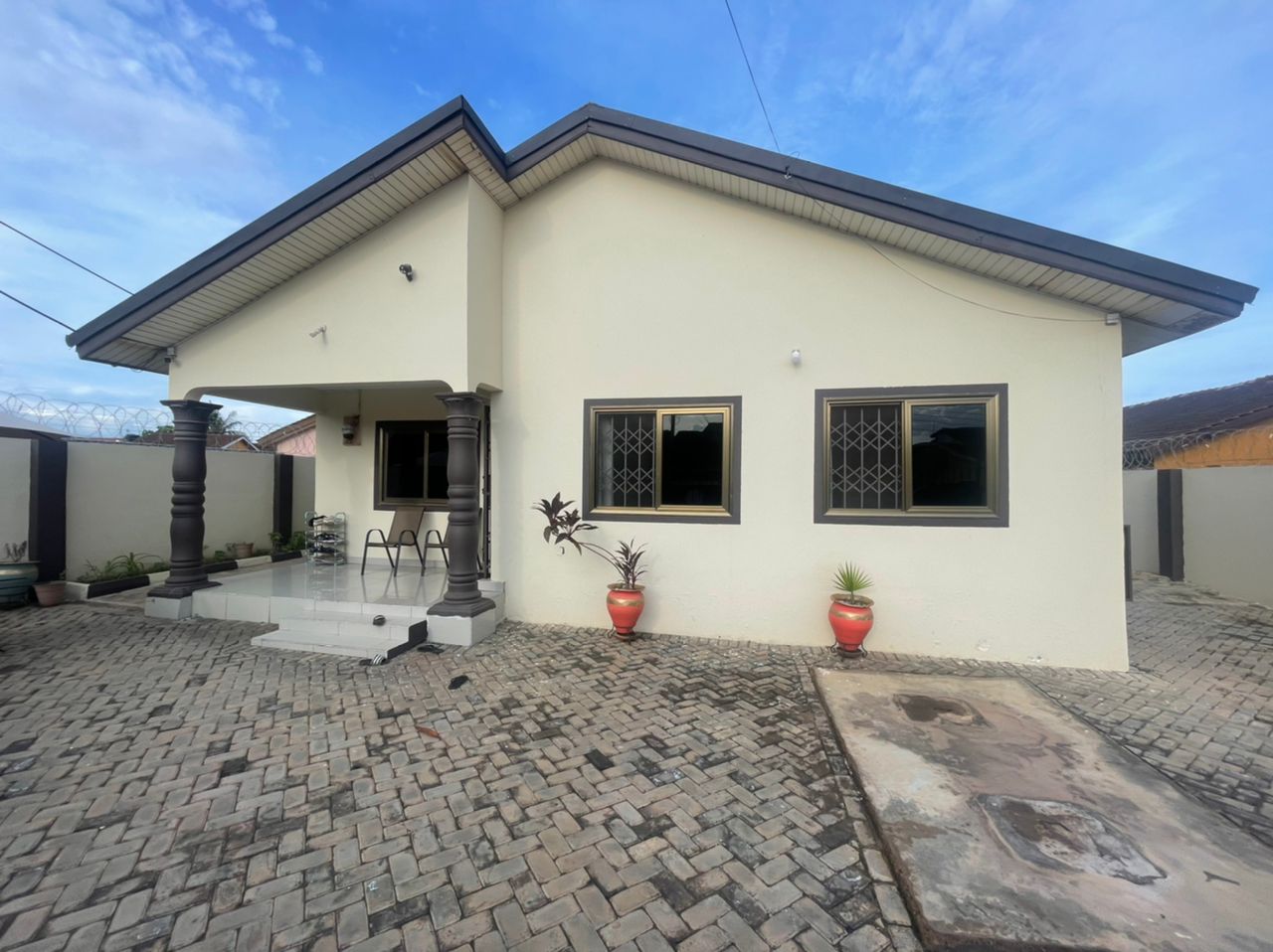 3 BEDROOM HOUSE FOR SALE AT LAKESIDE ESTATE
