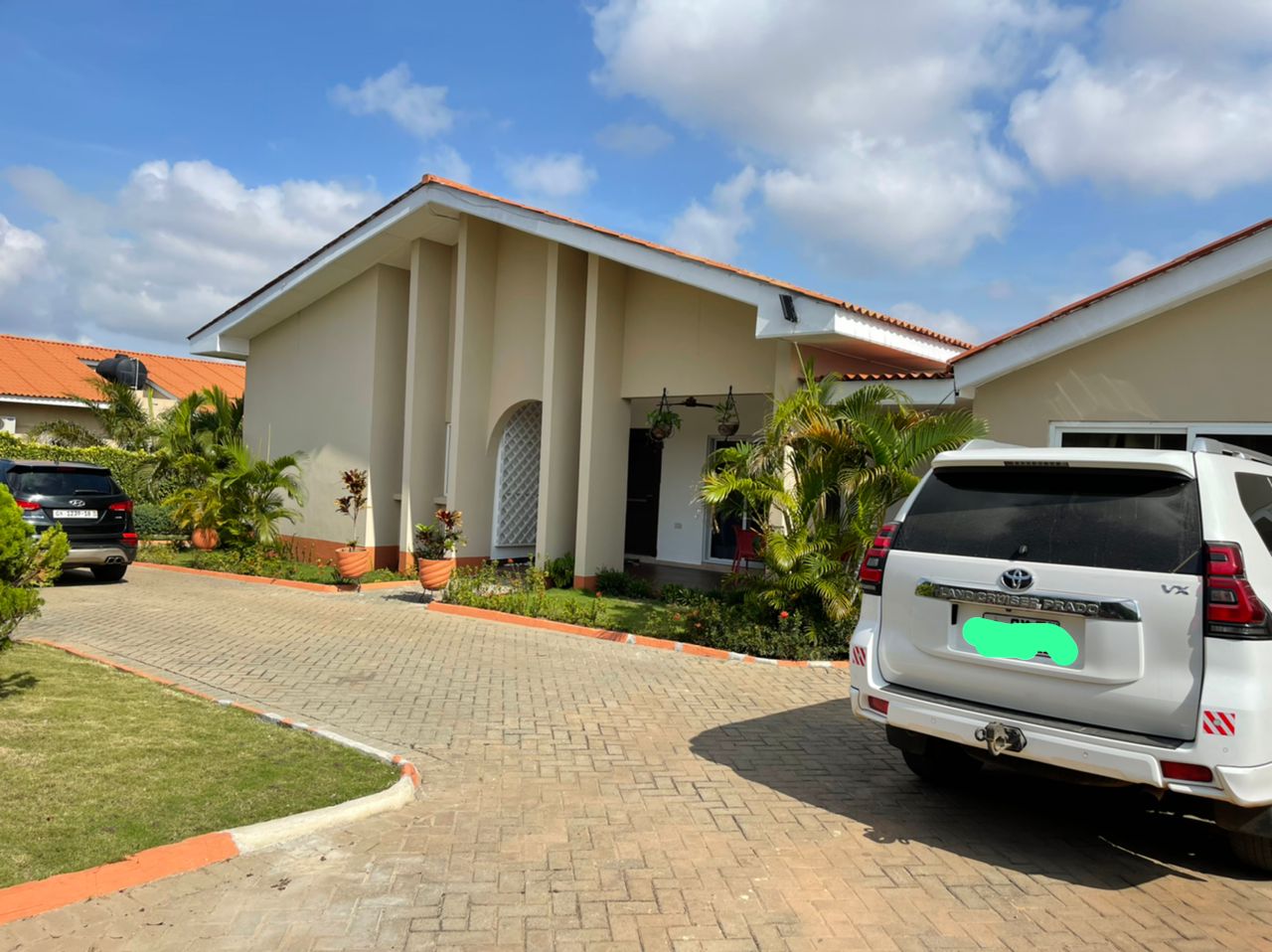 4 bedroom house for rent in Spintex.