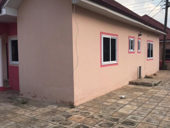 2 bedroom house for rent in Community 25