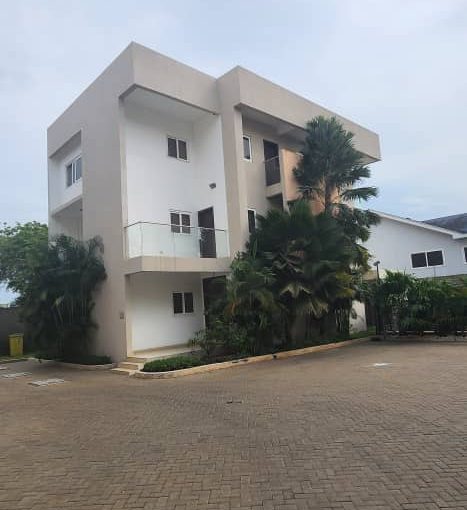 4 bedroom detached townhouse for rent in Cantonments